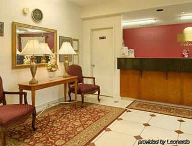 Days Inn & Suites By Wyndham Starkville Interior photo